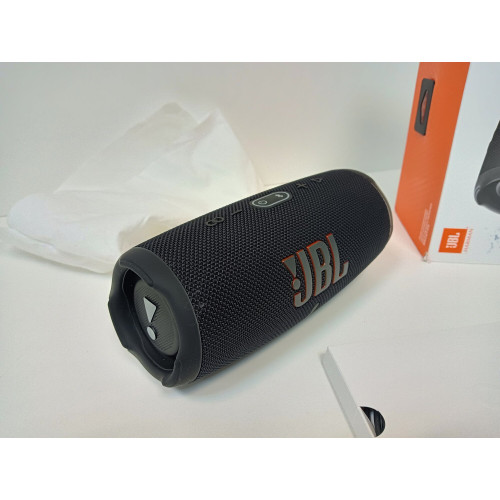 Портативная акустика JBL Charge 5 черный (JBLCHARGE5BLK)