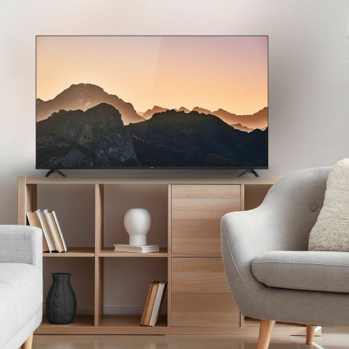 Телевизор BQ 43FS38B черный