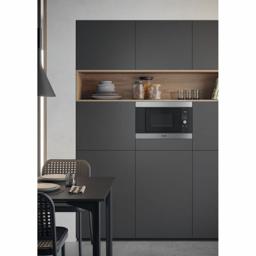 Микроволновая печь HOTPOINT MF20G IX HA 