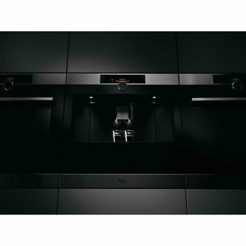 Встраиваемая кофемашина AEG KKK994500M