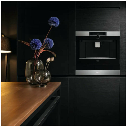 Встраиваемая кофемашина AEG KKK994500M