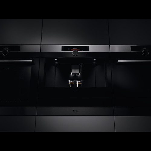 Встраиваемая кофемашина AEG KKK994500M