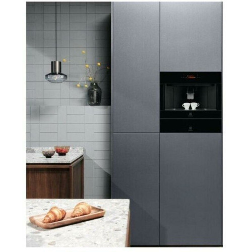 Встраиваемая кофемашина ELECTROLUX KBC85Z автоматическая