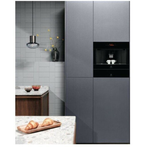 Встраиваемая кофемашина ELECTROLUX KBC85Z автоматическая
