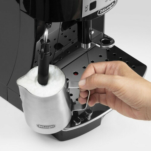 Кофемашина DeLonghi ECAM 22.112.B
