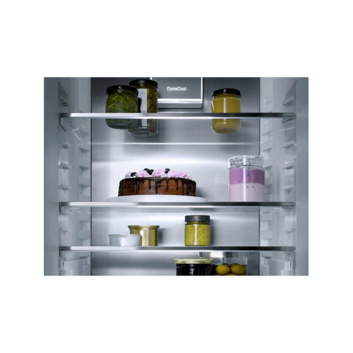 Встраиваемый холодильник Miele K 7777 C белый