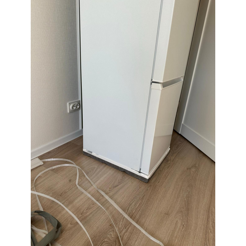 lala b.