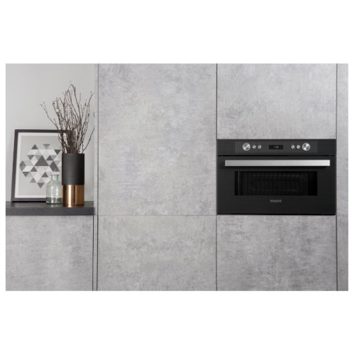 Микроволновая печь Hotpoint-Ariston MD 764 BL HA