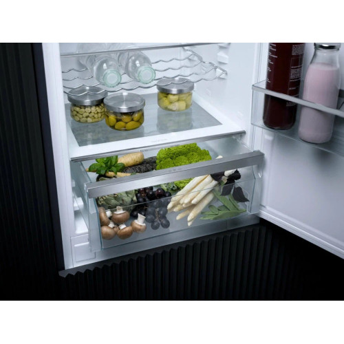 Встраиваемый холодильник Miele KF 7731 E