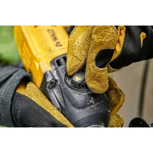 Перфоратор DeWalt D25033K-QS (кейс в комплекте)