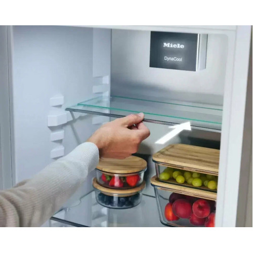 Встраиваемый холодильник Miele KFN 7795 C белый